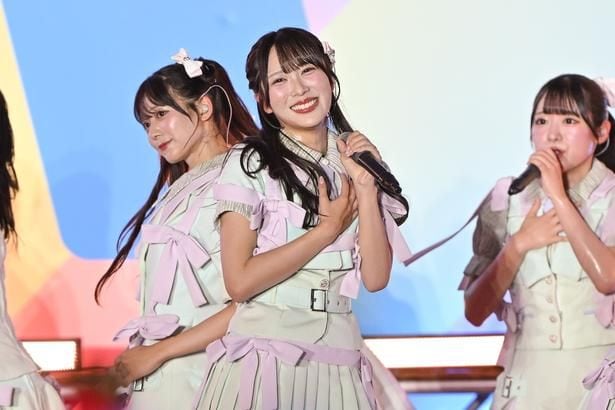 逢田珠里依がセンターを務める「夏はジュエリー」を初披露