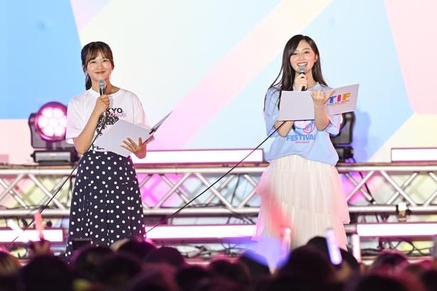 原田葵アナとチェアマンの井上和