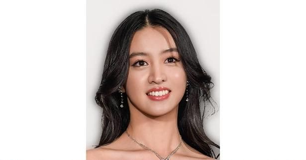 Koki,、レースキャミソール×パンツで魅せる異次元の“9頭身”美スタイルに「いいね!」殺到