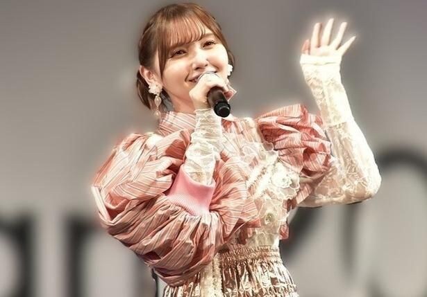 鬼頭明里の「魔都精兵のスレイブ」イベントでの純白ドレス姿にファン歓喜「前髪いつもと少し違ってかわいい」