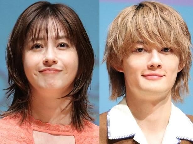 赤い帽子の松本若菜とスーツの佐野勇斗、“美男美女”姿に「かわいい」「かっこいい」<君の好きは無敵>