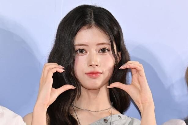 NiziU・RIMA、白キャミコーデで美しいウエストラインが際立つショットに「レベチ」「スタイル良すぎる…」の声