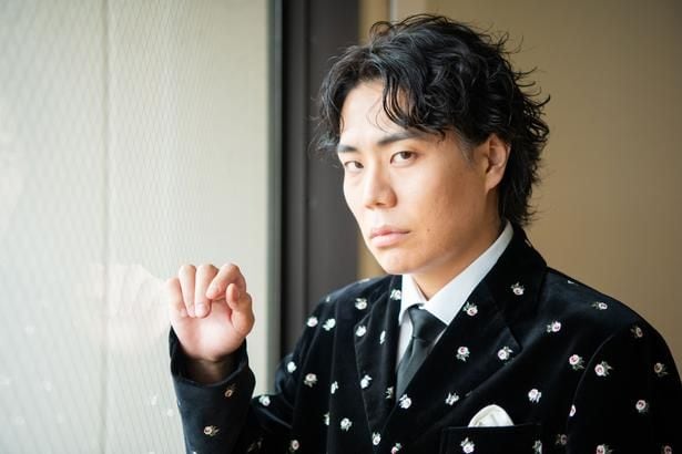 映画「チルド」に出演するくるま(令和ロマン)