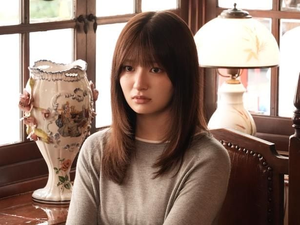 吉川愛“楓”「私、ストーカー被害に遭ってるかもしれない」奥田瑛二“祖父”に被害を打ち明けた直後、何者かに襲われる<名探偵のままでいて>