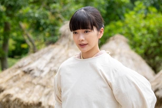 見上愛が語る、演じる“りん”の成長と葛藤「正しさは一つじゃない」バディ・上坂樹里への思いも＜風、薫る＞