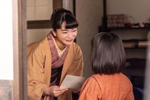 見上愛“りん”は派出看護の仕事をするため東京へ…上坂樹里“直美”は理想とした無償の看護を引き受けることに＜来週の風、薫る＞