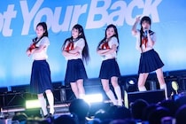 ILLIT、お台場に約1万人が集結　初のフリー観覧ミニライブで会場熱狂