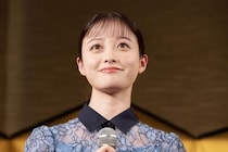 橋本環奈、焼きマシュマロを口元に近づけたショット公開　おちゃめな表情に「目の保養」「バブみ全開」と反響