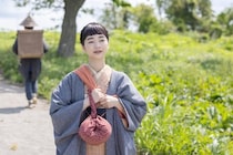 「自分を役に重ねない」柔軟な思考と対話　一人の表現者・見上愛の現在地＜風、薫る＞