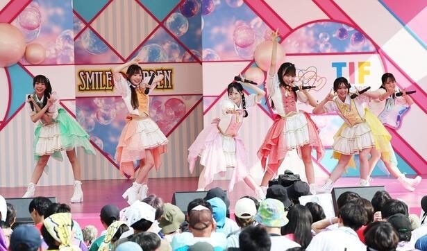「TIF de Debut 2026」からAOSTARIAがデビュー、「TIF2026」で初パフォーマンスを披露