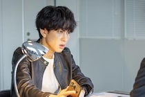 横山裕“磯貝”が24時間体制で監視されるなか、関水渚“ヒナタ”は単独で潜入調査＜今夜もシリアルキラーと待ち合わせ＞