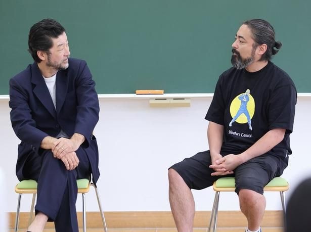 山田孝之とゲストパートナー・浅野忠信が語り合う
