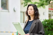 小池栄子“夏海”が支援する恒松祐里“あかり”と境遇を重ねる…母の愛に涙＜さよならノワール＞