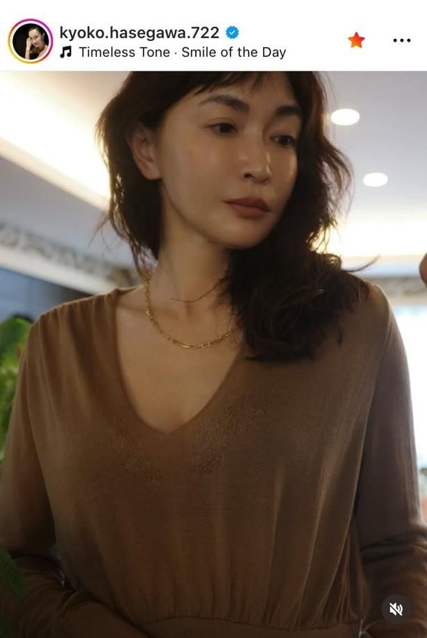 【写真】長谷川京子、“触ってほしい”ニット姿