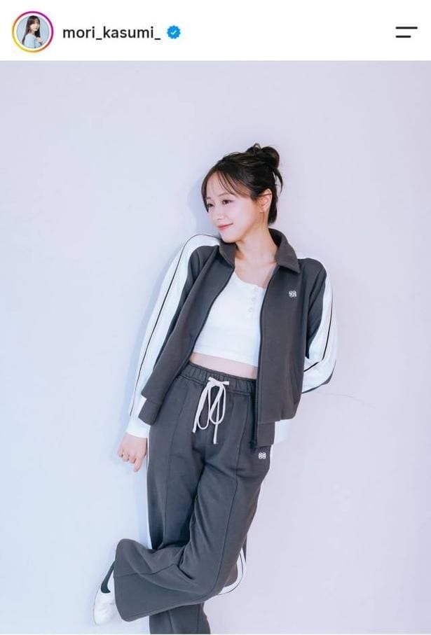 【写真】森香澄、おへそチラ見せの“スポカジ”コーデ