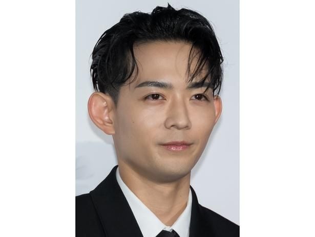 ＜VIVANT＞“新庄”役・竜星涼＆“ドラム”役・富栄ドラム…同い年の仲良しショットに「素敵な写真ありがとう」の声
