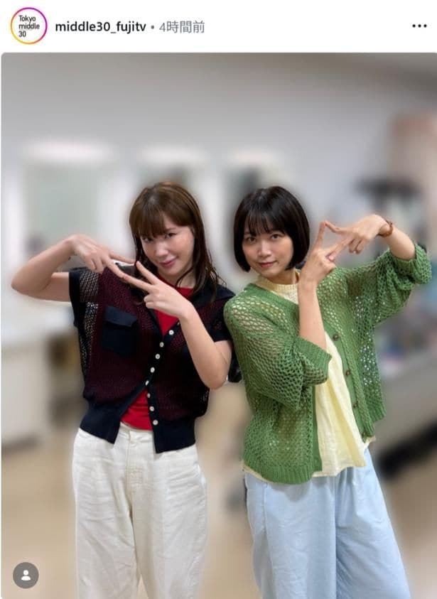 【写真】あみあみトップスを纏った仲里依紗&深川麻衣、お茶目で仲良しな2ショット