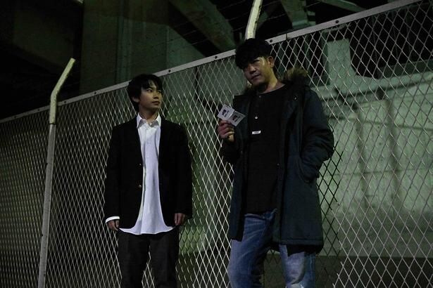 加藤清史郎“三井”&駿河太郎“吉見”、吉村界人“亀貝”の事務所に忍び込む<スピナーベイト>