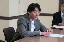 大貫勇輔“須崎”のクズ男っぷりに「嫌なやつすぎて最高!!」の声　稲垣吾郎とのハリー・ポッター対決にも注目＜リーガルビート＞