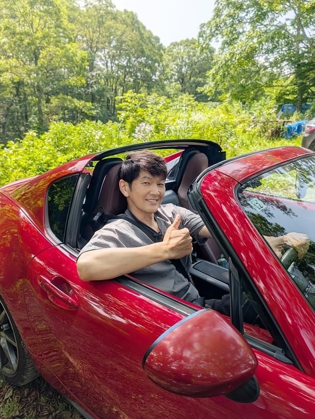 丸山智己が憧れだったオープンカーでのドライブを満喫