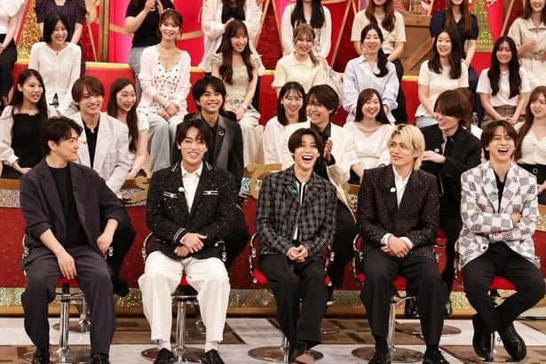 (上段左から)猪俣周杜、佐藤勝利、橋本将生、菊池風磨、(下段左から)勝地涼、原嘉孝、松島聡、篠塚大輝、寺西拓人