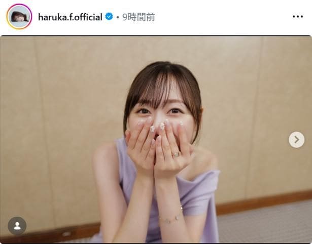 【写真】淡いパープルのドレス姿の福原遥、愛らしい笑顔のアップショット