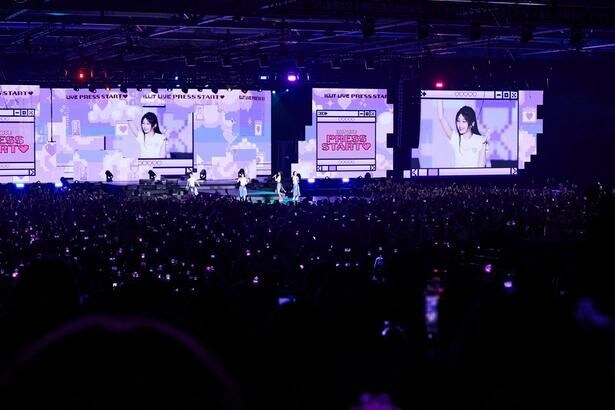 ILLIT「ILLIT LIVE ‘PRESS START▼’ in HONG KONG」(▼はハートマーク)