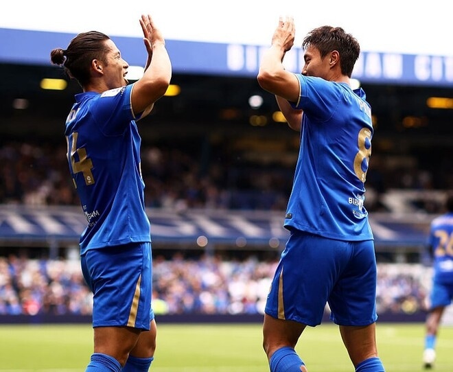 「力を発揮できていない」イングランドで無双していた“日韓MFコンビ”にまさかの批判「昨季の調子を再現するのに苦しんでいる」