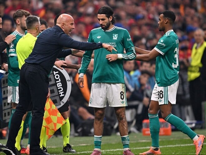 「ひどい試合だ」「久しぶりに見た最悪のゲーム」プレミア王者リバプール、まさかの連敗に辛辣批判 「最も出来の悪い選手」と酷評されたのは…