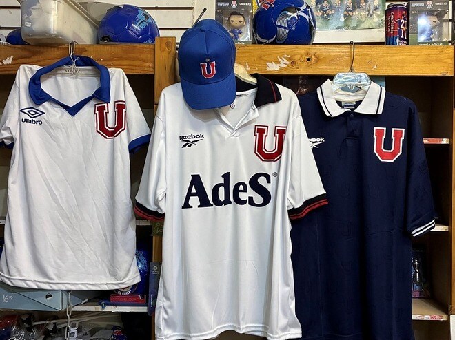 一風変わった地元クラブの専門店。「ウラワは良い試合をしていた」地球の裏側のサッカーファンに驚き【U-20W杯戦記】