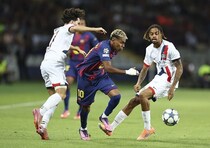 優勝候補対決は劇的決着！怪我人続出でも強い王者パリSGが90分の逆転弾でバルサを２－１撃破【CL】