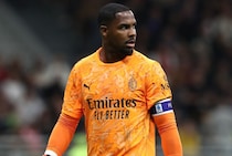 「ポールポジションだ」イタリア首位クラブ、フランス代表守護神の後任は日本人か！「理想的」「チェックしている」