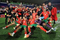 「ブラジルとスペインが敗退の危機」とんでもない“死の組”の衝撃結果に現地メディアが驚愕！強豪連破で16強入りを決めたのは…「大番狂わせだ」【U-20W杯】