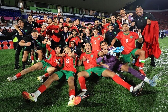 「ブラジルとスペインが敗退の危機」とんでもない“死の組”の衝撃結果に現地メディアが驚愕！強豪連破で16強入りを決めたのは…「大番狂わせだ」【U-20W杯】