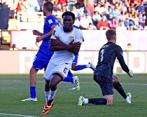 「10分足らずで３ゴール」フランス撃破のアメリカは２戦12発で余裕の決勝T進出「マジで驚いた」などファン熱狂【U-20W杯】