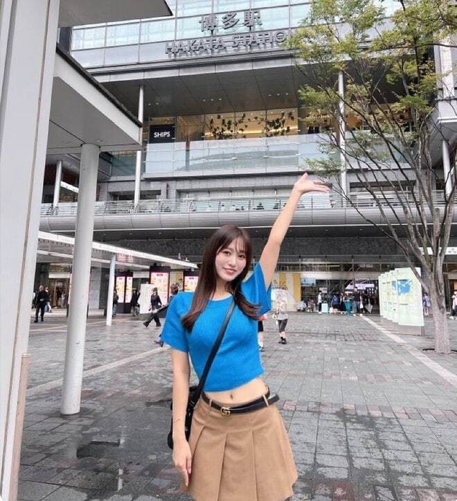 「これで勝ったな」横浜FC“女神”がお腹チラ見せコーデで「福岡上陸！」。アウェーゲームで前乗り「は、早い」「凄すぎる」の声