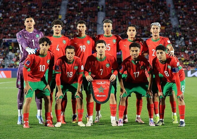 「衝撃の優勝候補として浮上」なんとスペイン、ブラジルを連破！２試合で“死の組”首位確定のダークホースに海外驚嘆！「魔法」「歴史的な勝利だ」【U-20W杯】