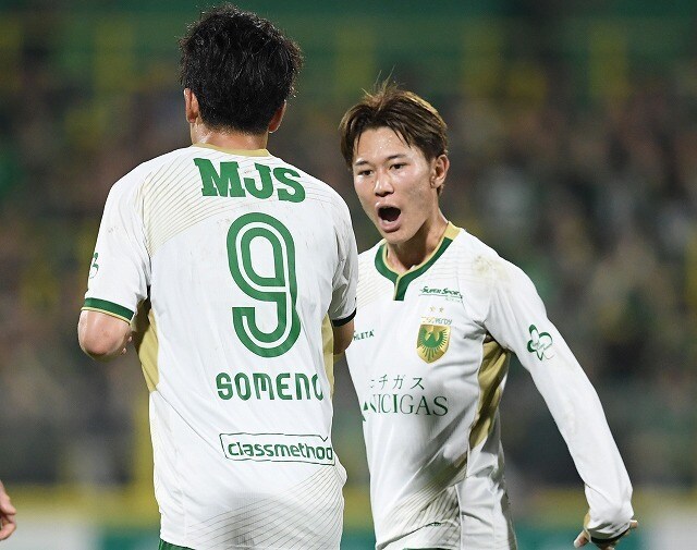 残留争いを左右する重要な一戦で示したサポーターの姿勢に、指揮官も選手も感謝。“ヴェルディファミリー”が一丸となって掴み取った勝利