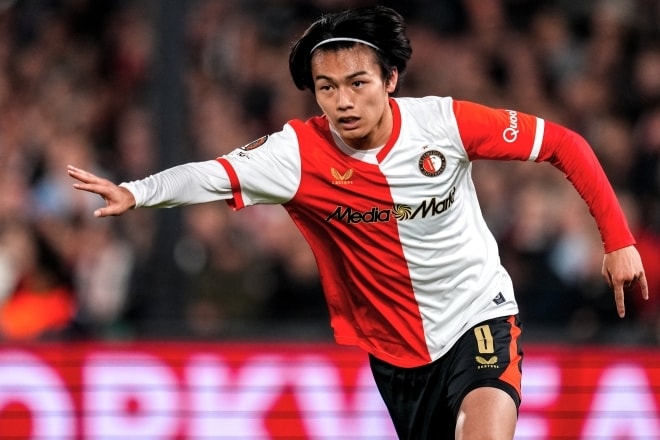 「驚くほどすごい！」「DFは彼を見失うんだ」７戦６発と絶好調の“日本代表エース”を蘭レジェンドたちもベタ褒め！本人は「２年前とは大きく変わった」と激白【現地発】