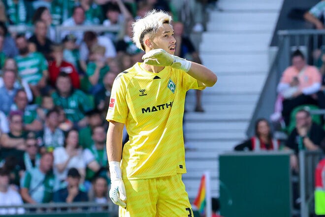 「鈴木彩艶がいるのに必要なのか」ドイツ古豪の正守護神が日本代表入りも？ JFAの“接触報道”に中国驚き！「W杯優勝の最後のピースを完成させる」