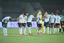 横浜FCは降格圏脱出ならず。後半に攻勢も１点が遠く、福岡に０－１敗戦で今季初の連勝はまたもお預け