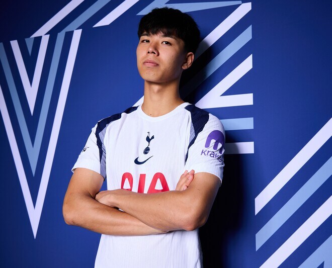 「またもベンチ外か」「ベンチに入るのも狭き門だよなぁ」高井幸大のデビューはお預け…田中碧も先発を外れ、ファン“Wショック”