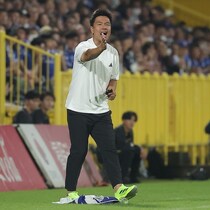 相手も引っ張ってるじゃないか――マリノス指揮官がジャッジに憮然。谷村の得点は取り消し、角田は負傷交代「足にくっきりスパイクのあとがある」