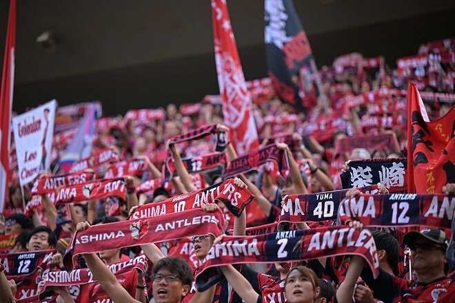 地鳴りのような声援。G大阪戦で出色だった鹿島を後押しするホームの雰囲気