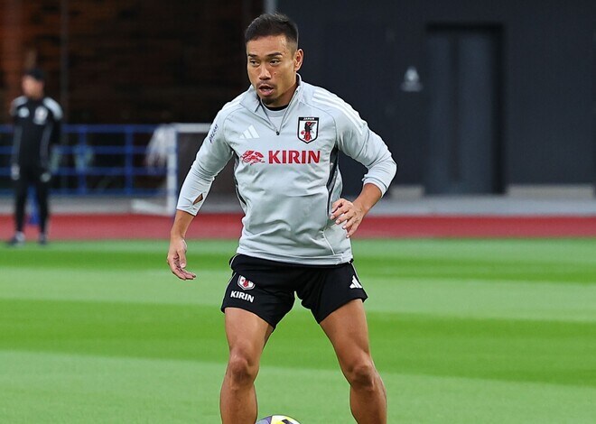 「全然ダメ」「もっと上げないと」日本代表DF長友佑都、長谷部誠コーチからの“厳しい指摘”に本音「ズバズバ言ってくる」