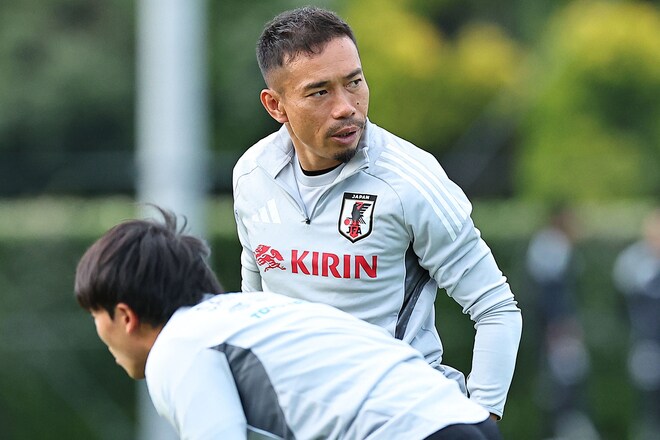 「諦めたらそこで終了」冨安健洋、伊藤洋輝、町田浩樹、さらに板倉滉も不在の現状で長友佑都が示唆した“４バックの可能性”【日本代表】