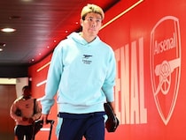 「どんな監督にとっても夢の存在」日本人DFの退団を英名門の専門メディアが惜しむ。プレミアクラブ関心報道に「彼がライバルに加入するのを見るのはつらい」