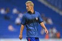 「必死に働くのは大前提。それだけじゃ足りない」本田圭佑が“日本の労働観”に持論。「平和も幸せも自動で続くものではない」と指摘