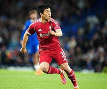 「エンドウ投入の時点で…」３連敗リバプールの采配をレジェンドOBが疑問視。一方、指揮官の考えは明確！遠藤起用の理由をはっきり説明