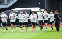 日本代表の背番号発表！堂安律の「10」、久保建英の「20」は継続、「９」に変動あり。遠藤航と三笘薫が不在…「６」と「７」は？